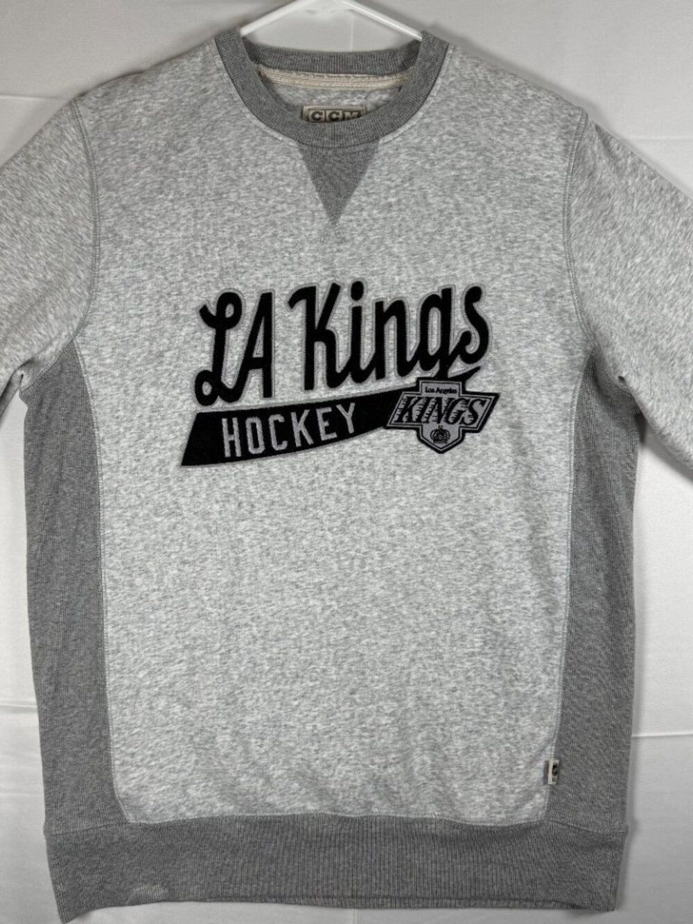 CCM LA Kings NHL Vintage 2017 Crewneck Sweatshirt Hockey Throwback Pullover